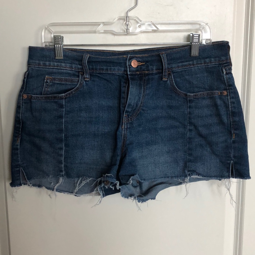 Old Navy distressed boyfriend denim shorts